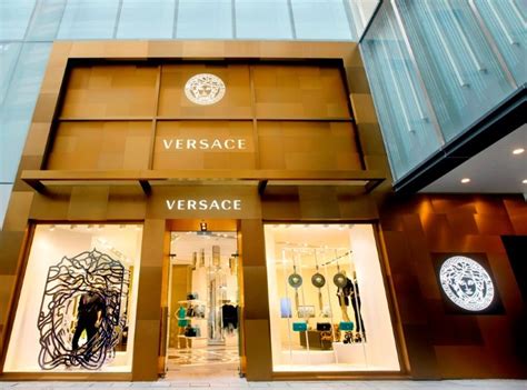 витрины магазинов versace|versace car.